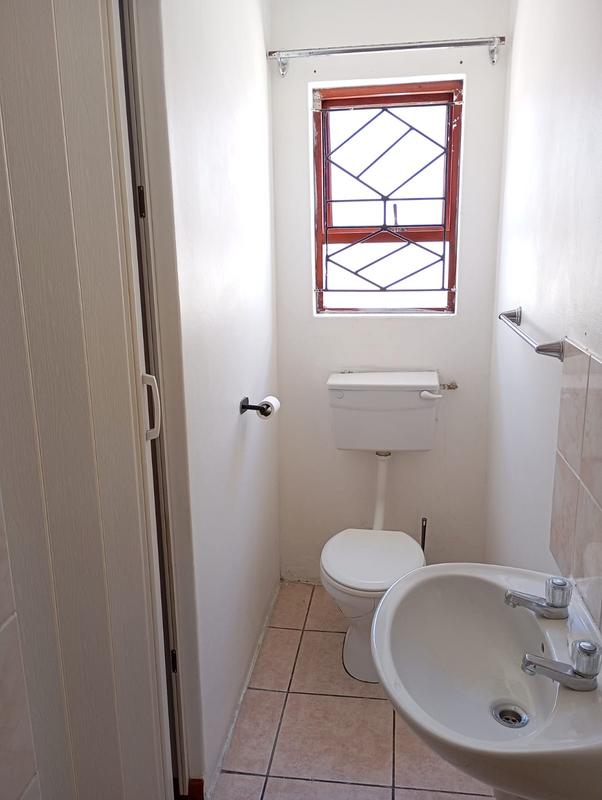 To Let 3 Bedroom Property for Rent in Rondevlei Park Western Cape